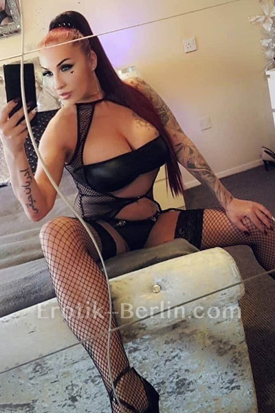 Erotische Massage mit Escort Model Lenny