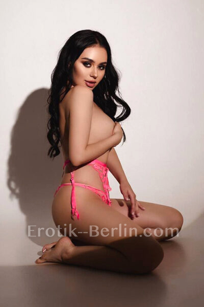 Erotic massage with Maresa Erotic massage with Maresa