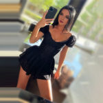 Anna Night - Top Escort Domina in Düsseldorf massages you with oil until orgasm