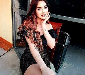 Bestelle in Berlin die Escort Hure Clarice für fantastische erotische Massagen