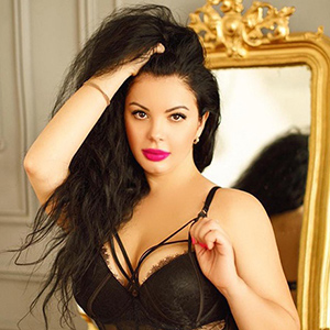 Fergie – Companion from Berlin turns on her Date with a gentle Lomi Lomi Nui Massage