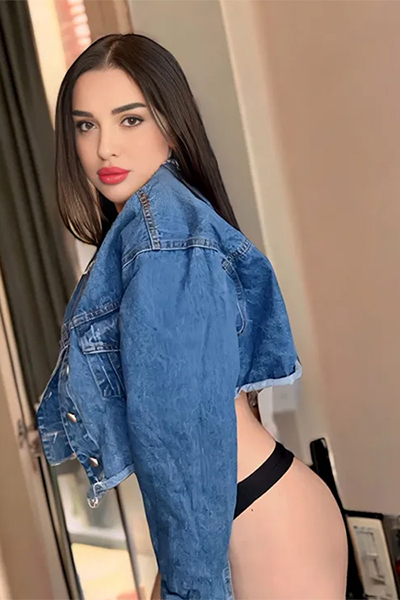 Kenya Sweet Top Escort Masseuse in Düsseldorf Kenya Sweet Top Escort Masseuse in Düsseldorf