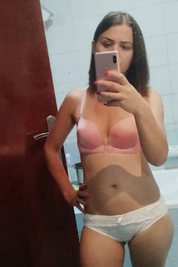 Mandie - Private Escort Ladie in Berlin steht auf Blümchen sex