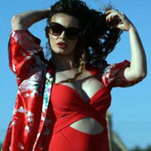 Thalia Furore – Top Models Cologne Colon Massage Increases Your Pleasure With Vibrator Games