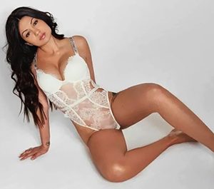 Vereinbaren Sie in Berlin einen Termin für eine Nuru Massage bei Escort Ulema